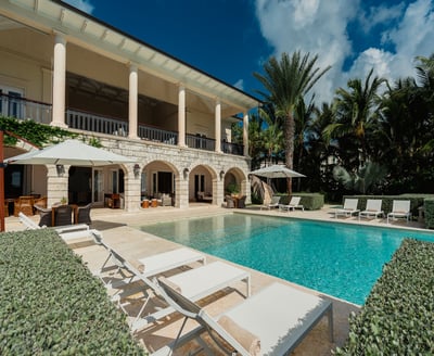 Luxury Villa Photo #3