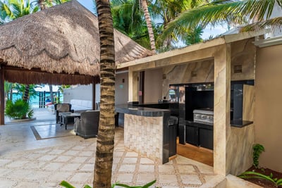 Luxury Villa Photo #15