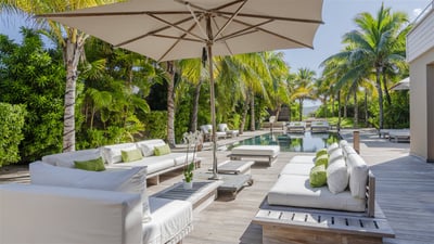 Luxury Villa Photo #23