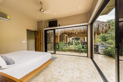 Luxury Villa Photo #13