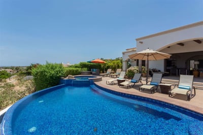 Luxury Villa Photo #3