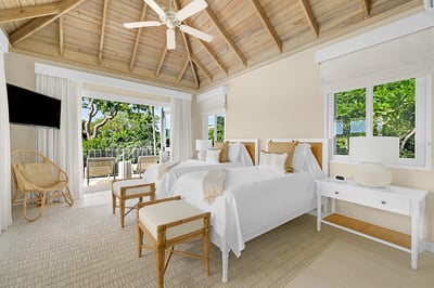 Luxury Villa Photo #23