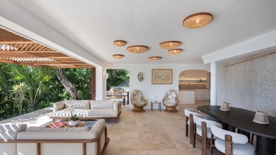 Luxury Villa Photo #25
