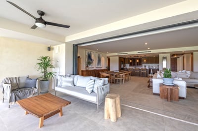 Luxury Villa Photo #8