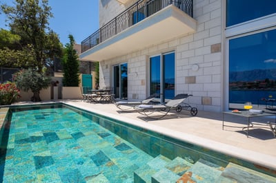 Luxury Villa Photo #12