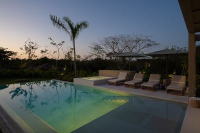 Luxury Villa Photo #6