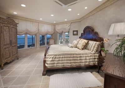 Luxury Villa Photo #30