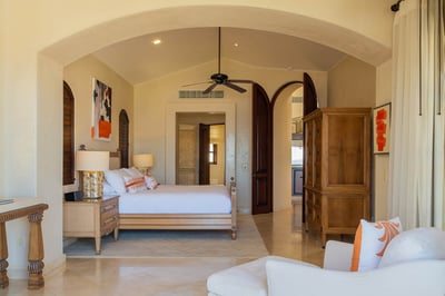 Luxury Villa Photo #34
