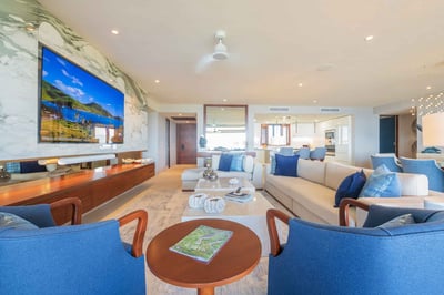 Luxury Villa Photo #17
