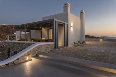 Luxury Villa Photo #3