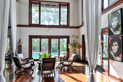 Luxury Villa Photo #20