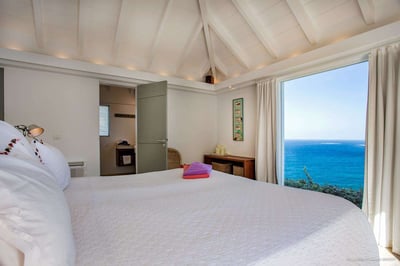 Luxury Villa Photo #18