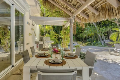 Tortuga B55 – Lush Tropical Garden