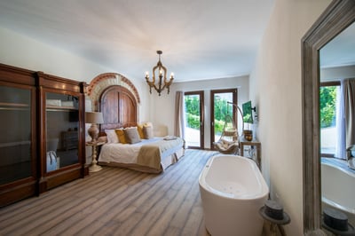 Luxury Villa Photo #19