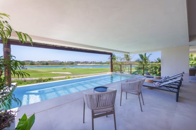 Luxury Villa Photo #4