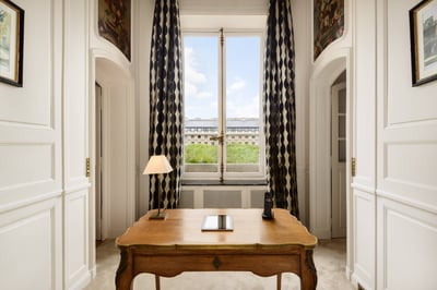 Luxury Villa Photo #25