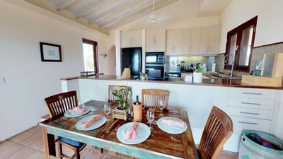 Luxury Villa Photo #15