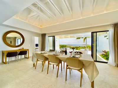 Luxury Villa Photo #10