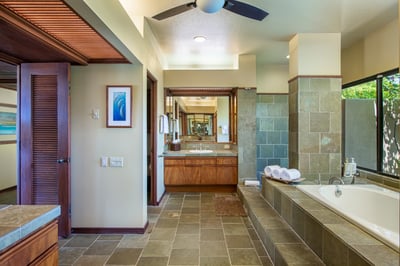 Luxury Villa Photo #25