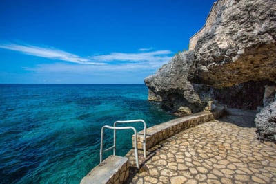 Luxury Villa Photo #4