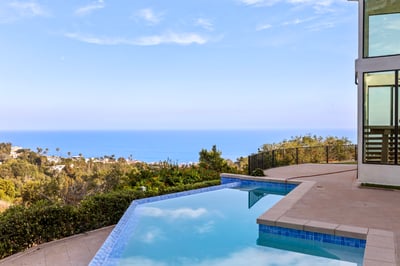 Luxury Villa Photo #7