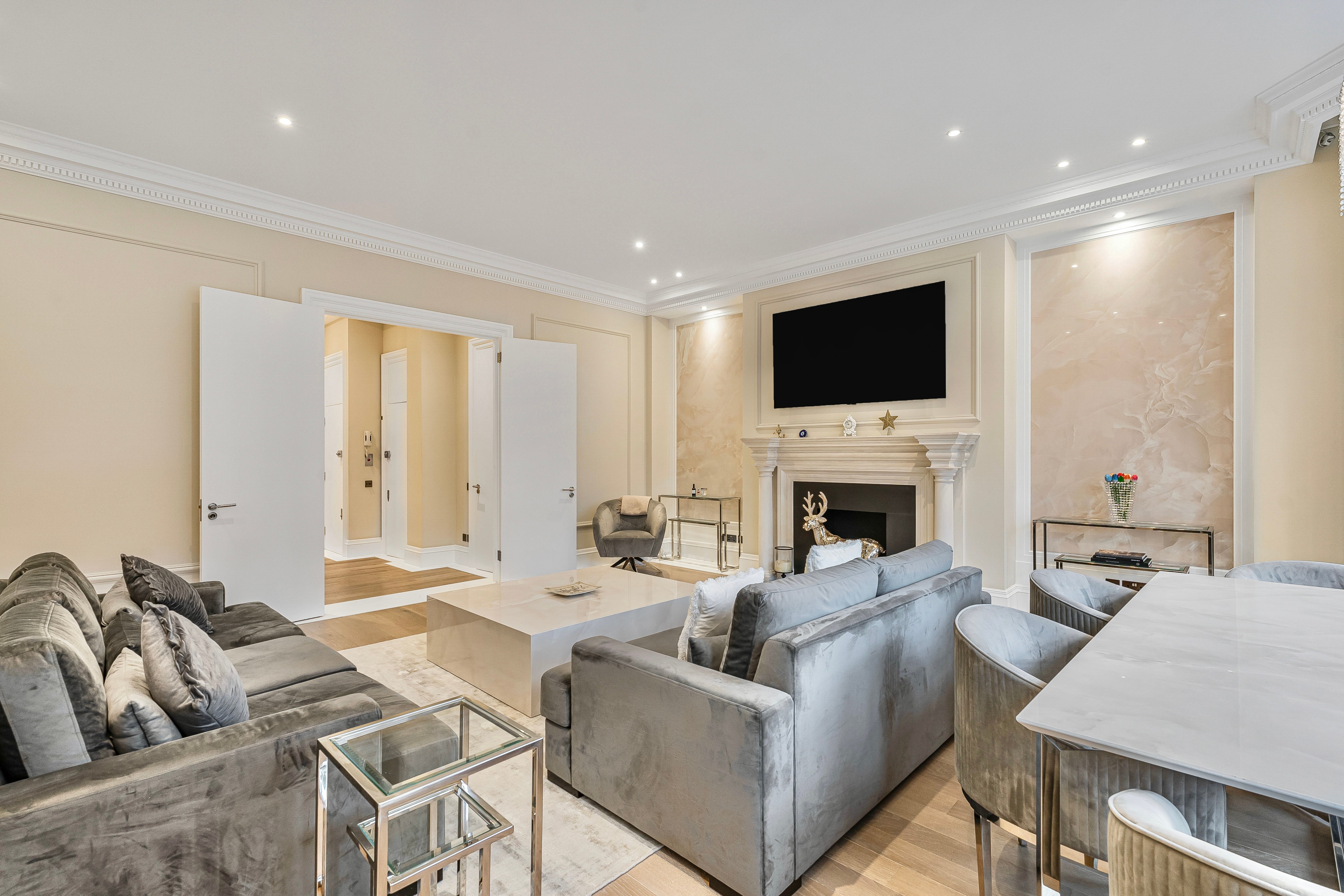 The Knightsbridge | London, United Kingdom