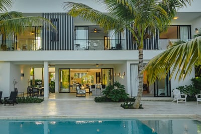 Luxury Villa Photo #9