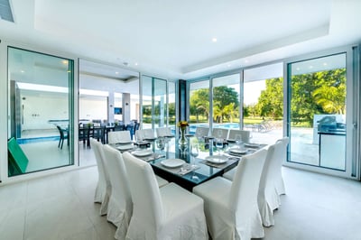 Luxury Villa Photo #28