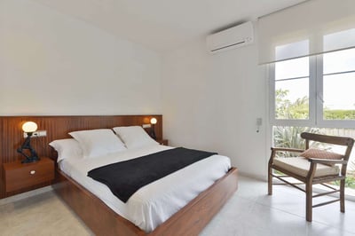 Luxury Villa Photo #13