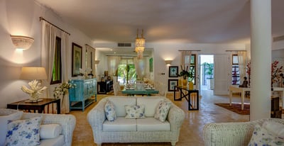 Luxury Villa Photo #26