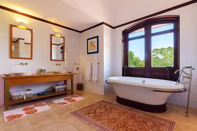 Luxury Villa Photo #23