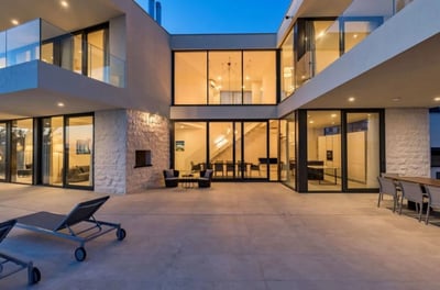 Luxury Villa Photo #5