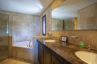 Luxury Villa Photo #15