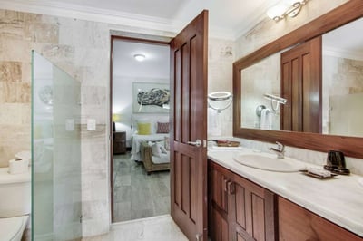 Luxury Villa Photo #35