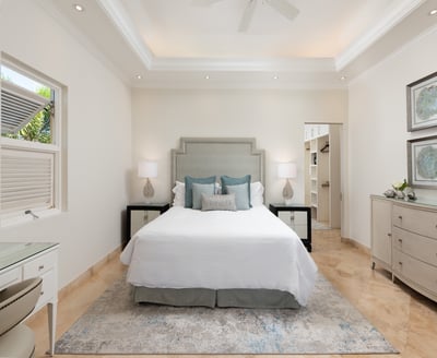 Luxury Villa Photo #18