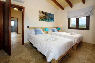 Luxury Villa Photo #17