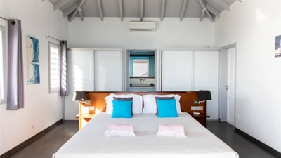 Luxury Villa Photo #50