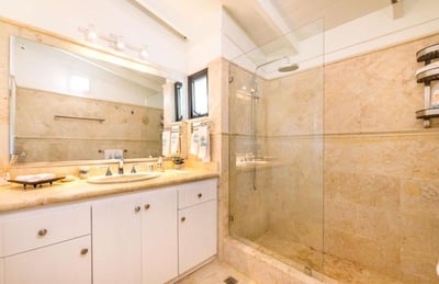 Luxury Villa Photo #9