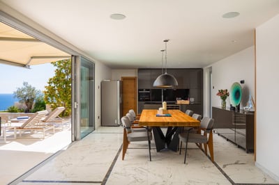 Luxury Villa Photo #35