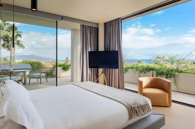 Luxury Villa Photo #35