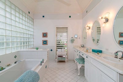 Luxury Villa Photo #17
