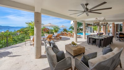 Luxury Villa Photo #11