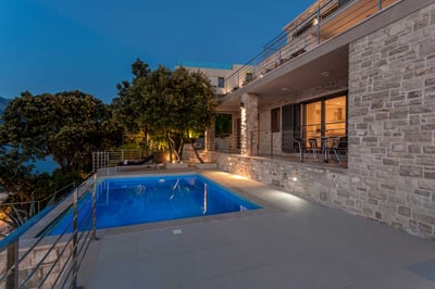 Luxury Villa Photo #2