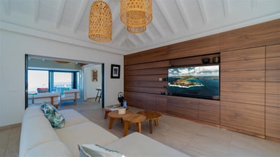 Luxury Villa Photo #17