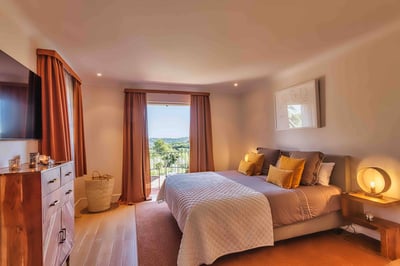 Luxury Villa Photo #17