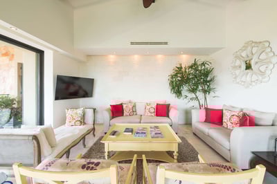 Luxury Villa Photo #6