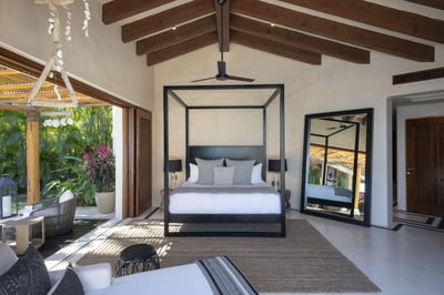 Luxury Villa Photo #24