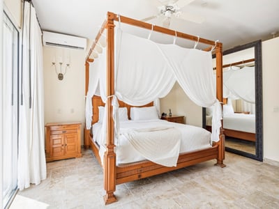 Luxury Villa Photo #41