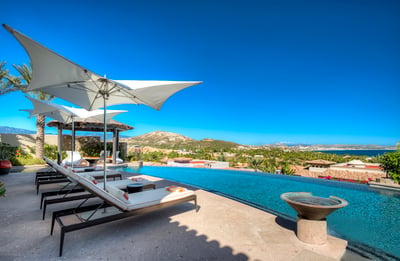 Luxury Villa Photo #3