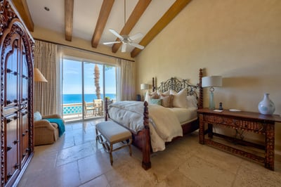 Luxury Villa Photo #33